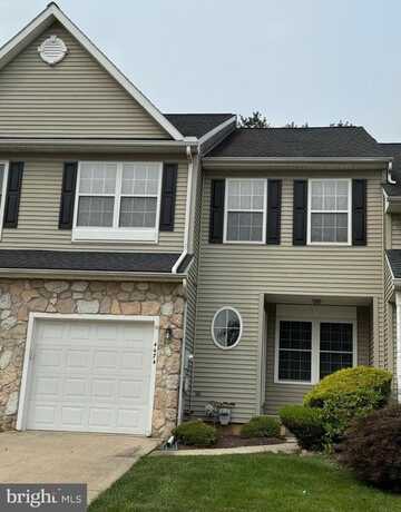4474 FAIRWAY, CENTER VALLEY, PA 18034