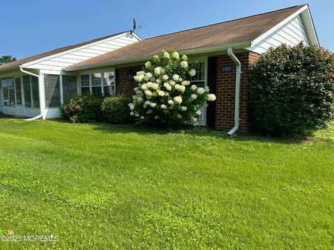 1183B Clydebank Court, Lakewood, NJ 08701