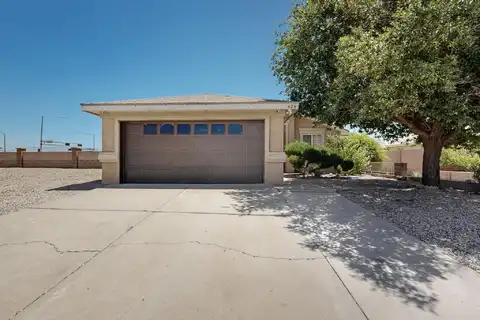 424 WHITETHORN Street SW, Albuquerque, NM 87121