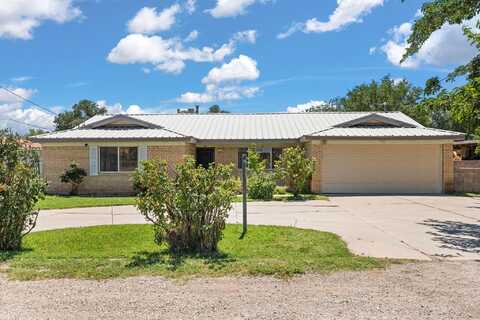 588 El Pueblo Road NW, Los Ranchos, NM 87114