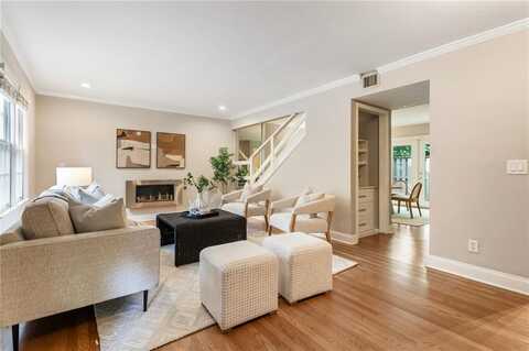 19 Arpege Way NW, Atlanta, GA 30327