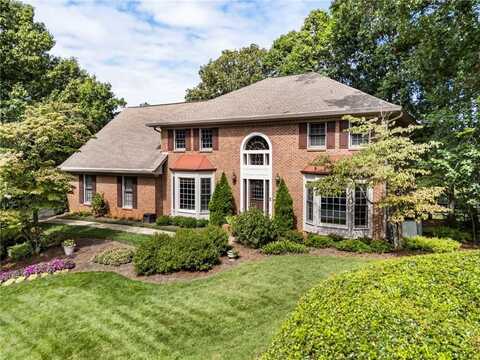 220 Penhurst Way, Roswell, GA 30076