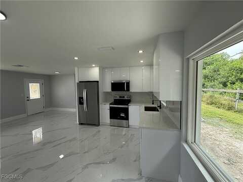 16 Glenmont Drive W, North Fort Myers, FL 33917