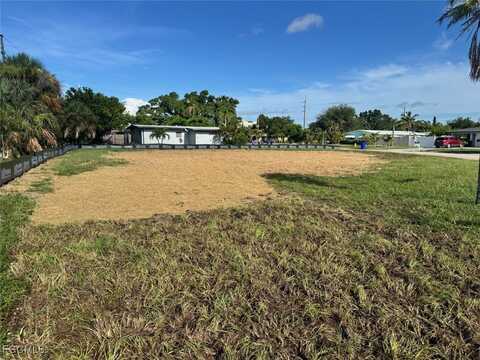 4360 Orangewood Avenue, Fort Myers, FL 33901
