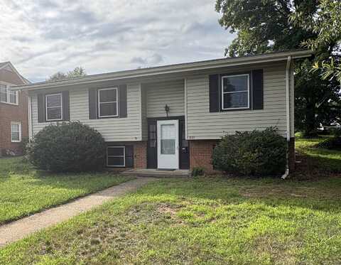 833 JEFFERSON AVE, WAYNESBORO, VA 22980