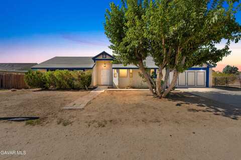 15854 Mossdale Avenue, Lancaster, CA 93535