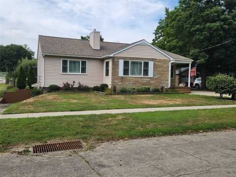 228 E 2ND Street, Waterford, PA 16441