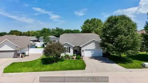 1417 Mansfield Rd, Grand Island, NE 68803