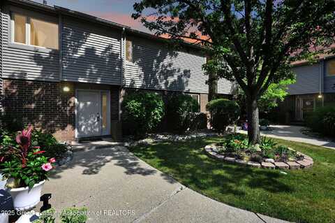 929 Grenoble Drive, Lansing, MI 48917