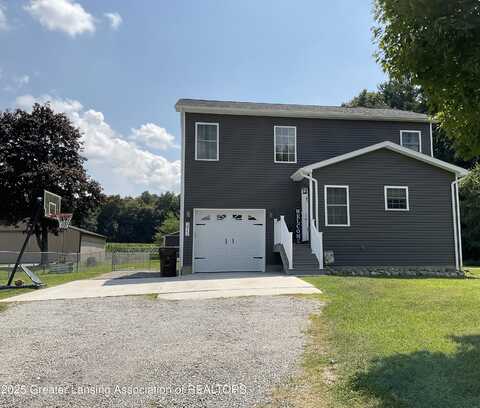 272 E 5 Point Highway, Charlotte, MI 48813