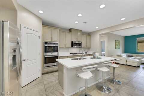 7306 Summer Grove Avenue, Las Vegas, NV 89117