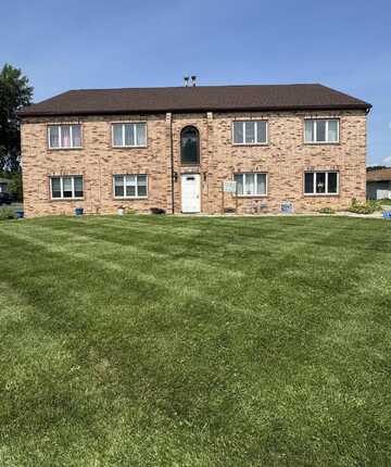 210 Plum Creek Drive, Schererville, IN 46375