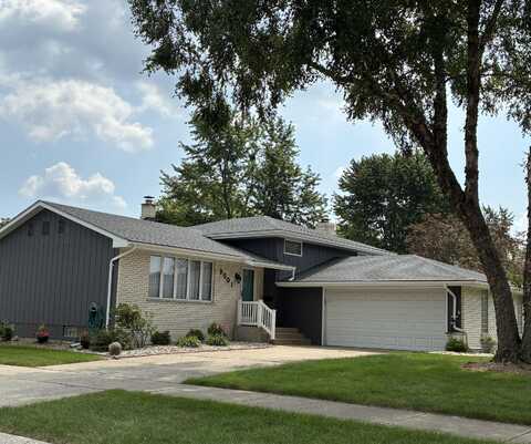 9501 Dogwood Drive, Munster, IN 46321