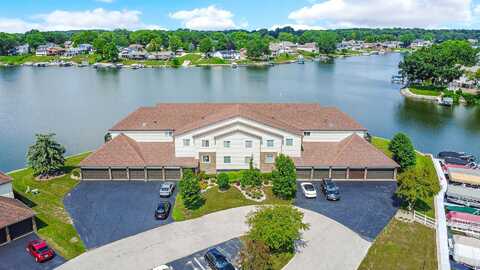 5040 Spinnaker Lane, Crown Point, IN 46307