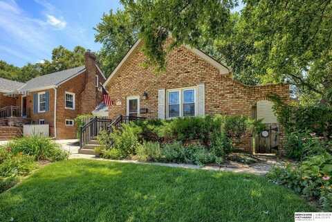 5427 Parker Street, Omaha, NE 68104