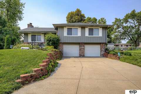 9947 Orchard Circle, Omaha, NE 68127