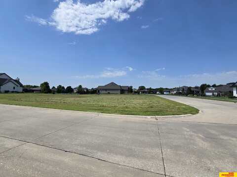 1755 N Deer Run, Fremont, NE 68025