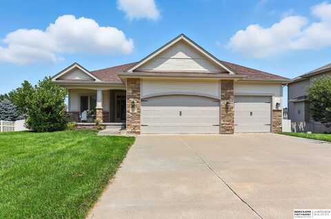 1010 Clearwater Drive, Papillion, NE 68046