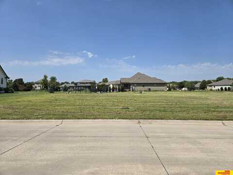 1743 N Deer Run, Fremont, NE 68025