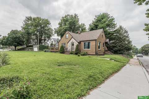 3103 Spring Street, Omaha, NE 68105