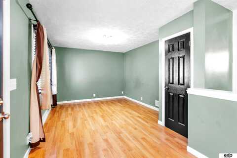 907 W 29th Avenue, Bellevue, NE 68005