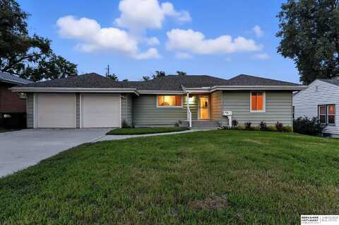 533 N 72nd Avenue, Omaha, NE 68114