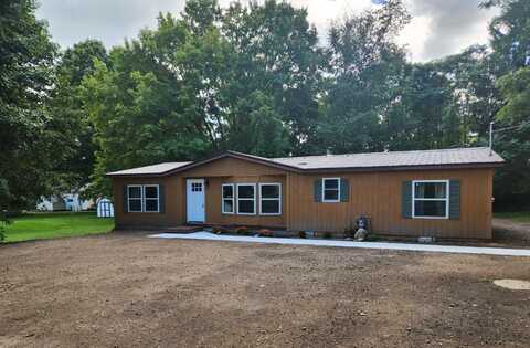 318 E Bellevue Street, Stanton, MI 48888