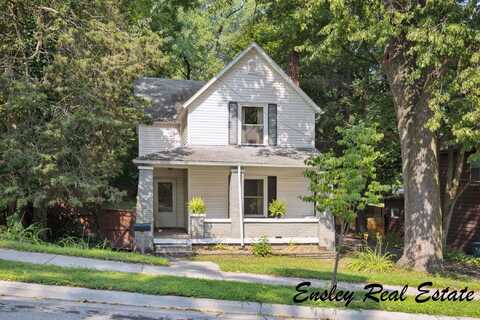 911 Emerald Ave NE, Grand Rapids, MI 49503
