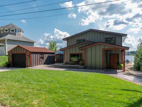 1466 N Eagle Lake Drive, Kalamazoo, MI 49009