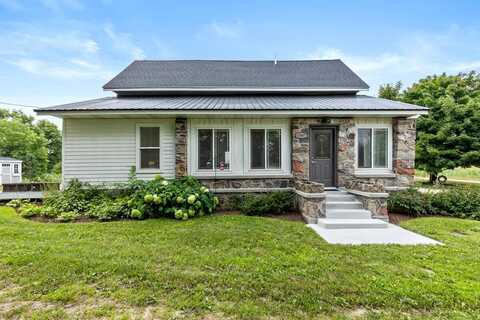 13607 6 Mile Road, Stanwood, MI 49346
