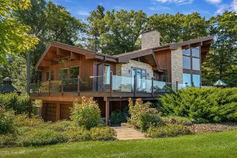 5788 M-63, Coloma, MI 49038