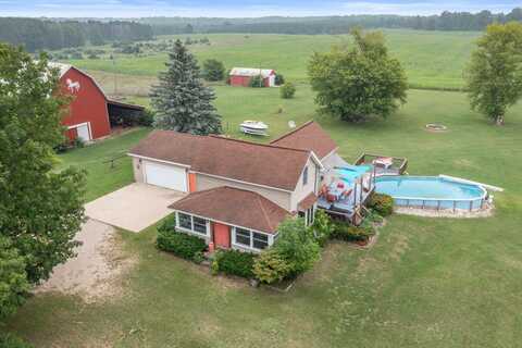5274 N State Road, Luther, MI 49656