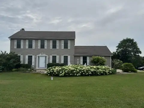 51701 Leach Road, Dowagiac, MI 49047