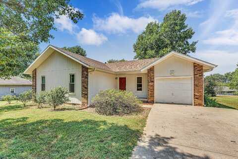 605 Daniel Lane, Willard, MO 65781