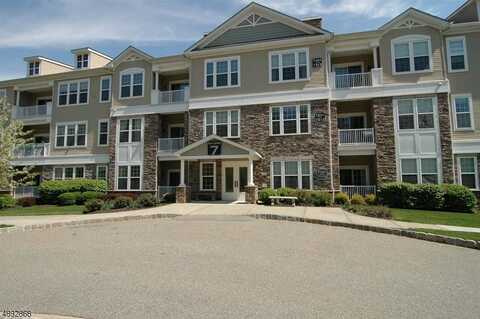 7112 Polk Dr, Rockaway, NJ 07885