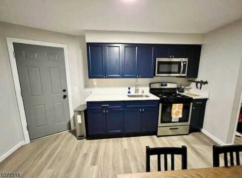 40 Honiss St, Belleville, NJ 07109