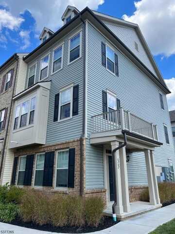 33 Braeburn Ct, Livingston, NJ 07039