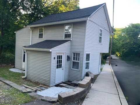 9 Bowlby St, Hampton, NJ 08827