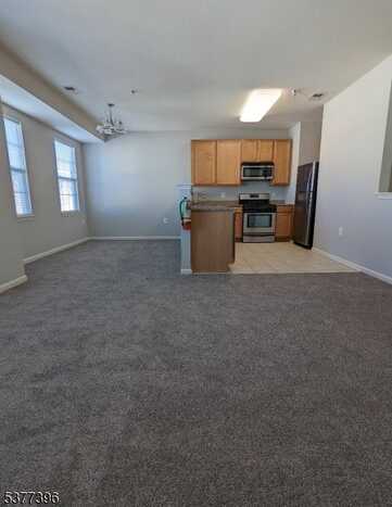 97 Conover Ter, Lebanon, NJ 08833