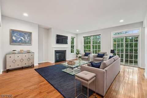 84 Henning Ter, Denville, NJ 07834
