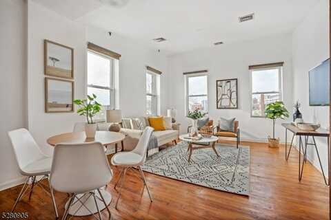 54-60 McWhorter St, Newark, NJ 07105