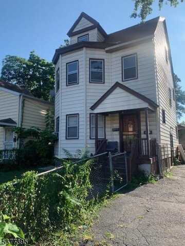 131 Washington St 2nd Floor, East Orange, NJ 07017