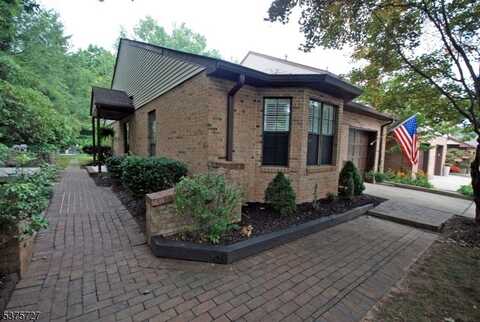 8 Amy Ct, Lebanon, NJ 08833