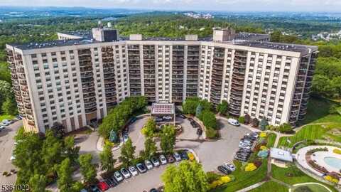 2 Claridge Dr 9NE, Verona, NJ 07044