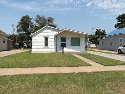 213 E 15th, Hays, KS 67601