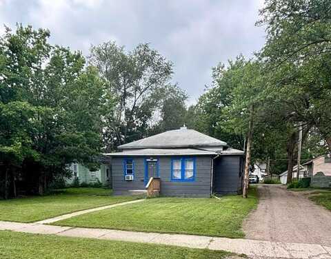347 Beach Ave SE, Huron, SD 57350