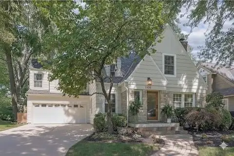 5525 Norwood Road, Fairway, KS 66205