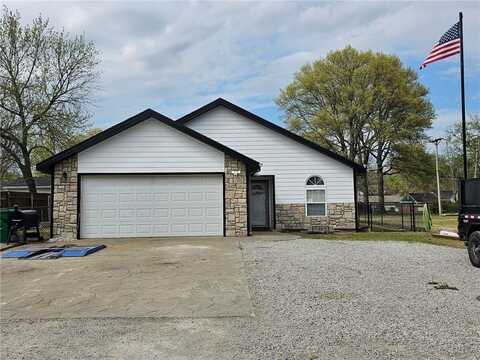 520 E 2nd Street, Adrian, MO 64720