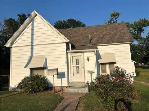 204 N McGee Street, Caney, KS 67333