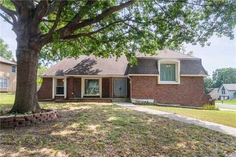 1200 NE Crestview Drive, Blue Springs, MO 64014